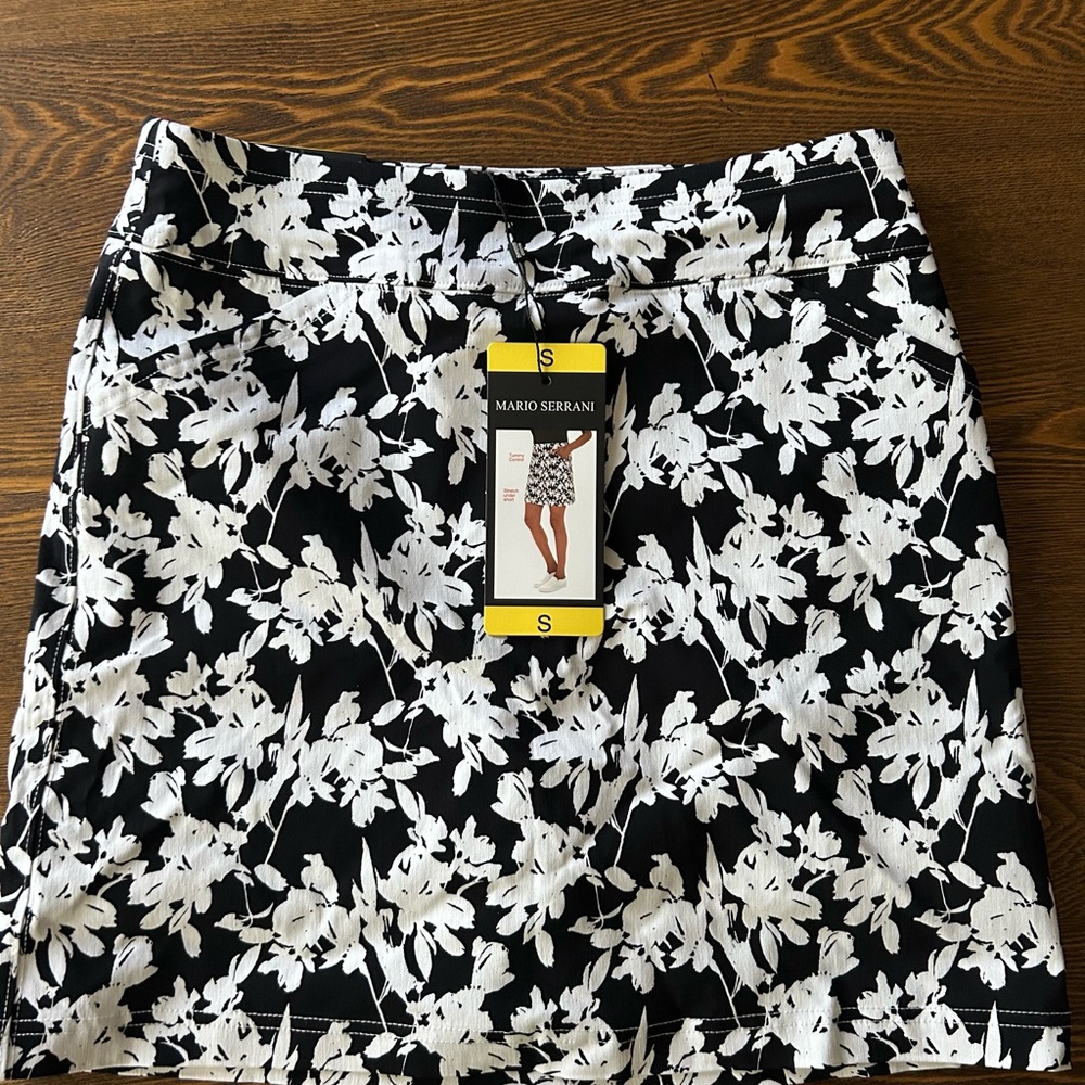 Mario Serrani Black and White Comfort Stretch SKORTS